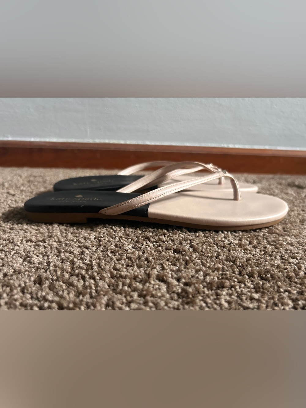 kate spade Leather Black & Beige Colorblock Cabana Flip Flops Women’s Size 8 - Picture 4 of 6